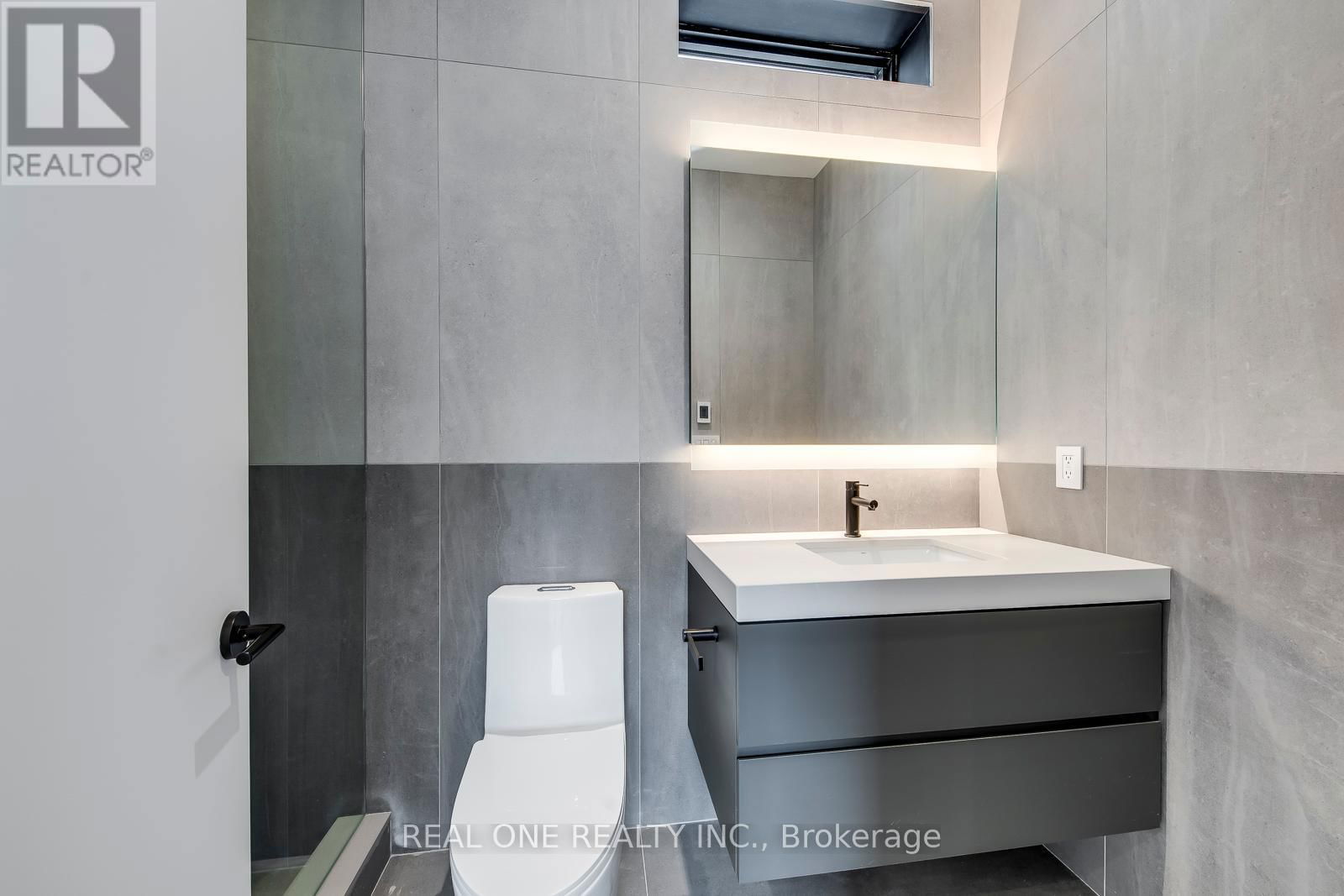 1405 ACTON CRESCENT Image 36