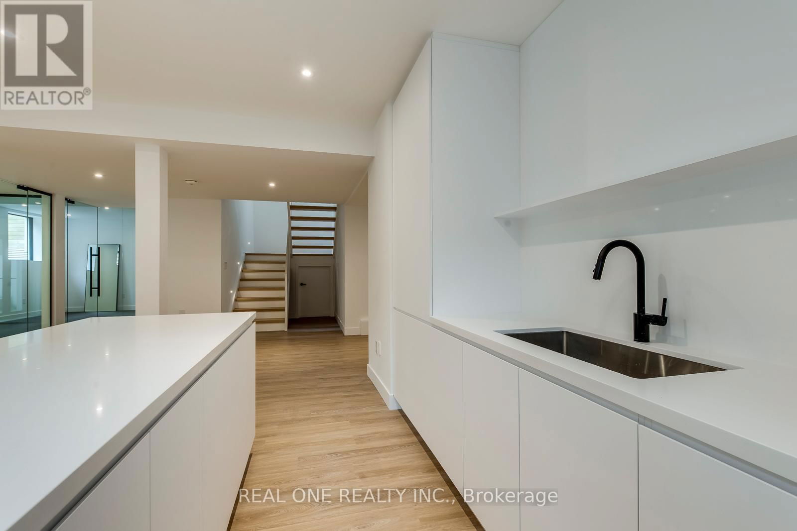 1405 ACTON CRESCENT Image 41