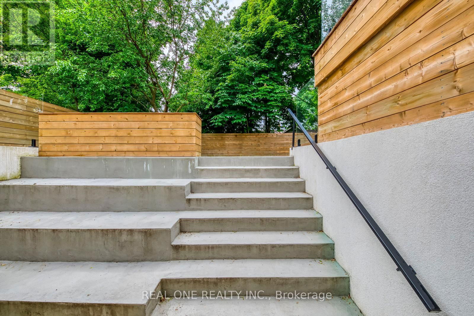 1405 ACTON CRESCENT Image 48