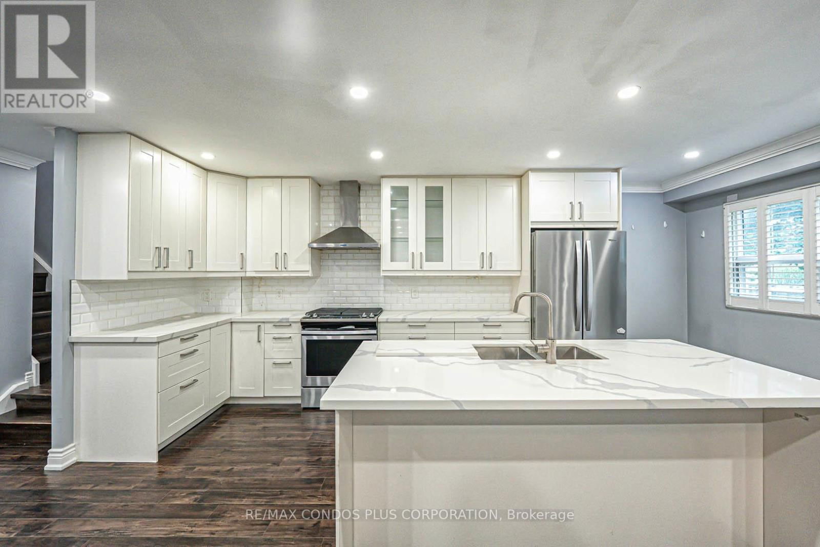 31 - 525 MEADOWS BOULEVARD Image 11