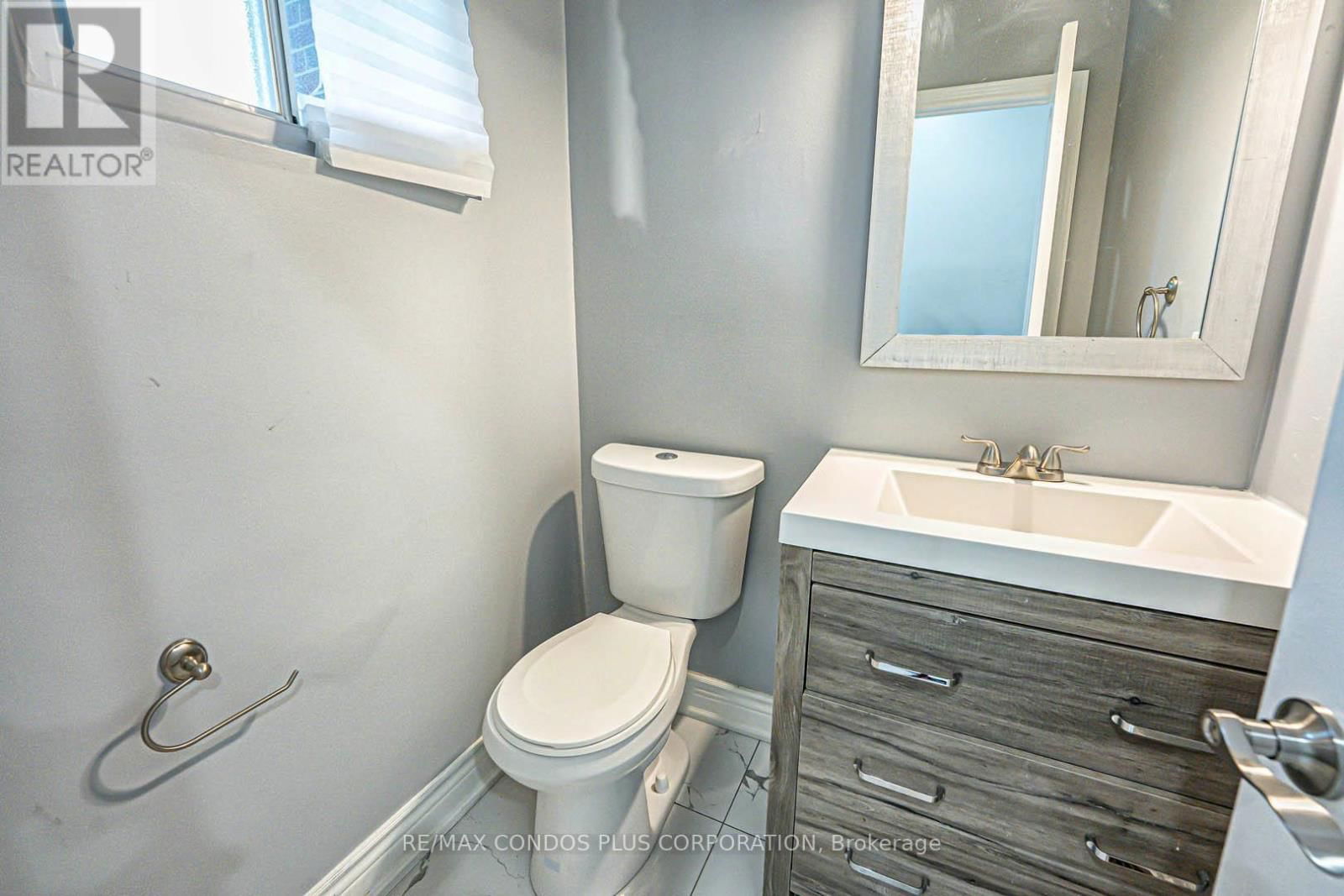 31 - 525 MEADOWS BOULEVARD Image 14