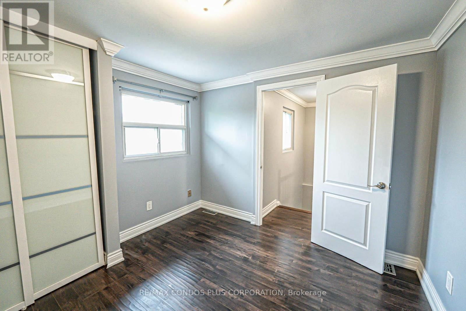 31 - 525 MEADOWS BOULEVARD Image 24