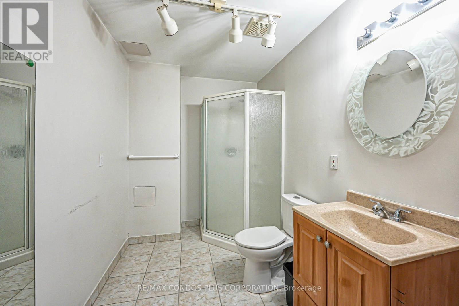 31 - 525 MEADOWS BOULEVARD Image 30