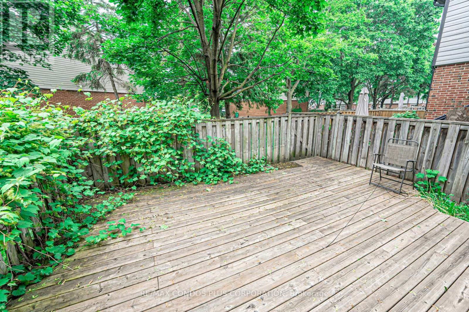 31 - 525 MEADOWS BOULEVARD Image 32