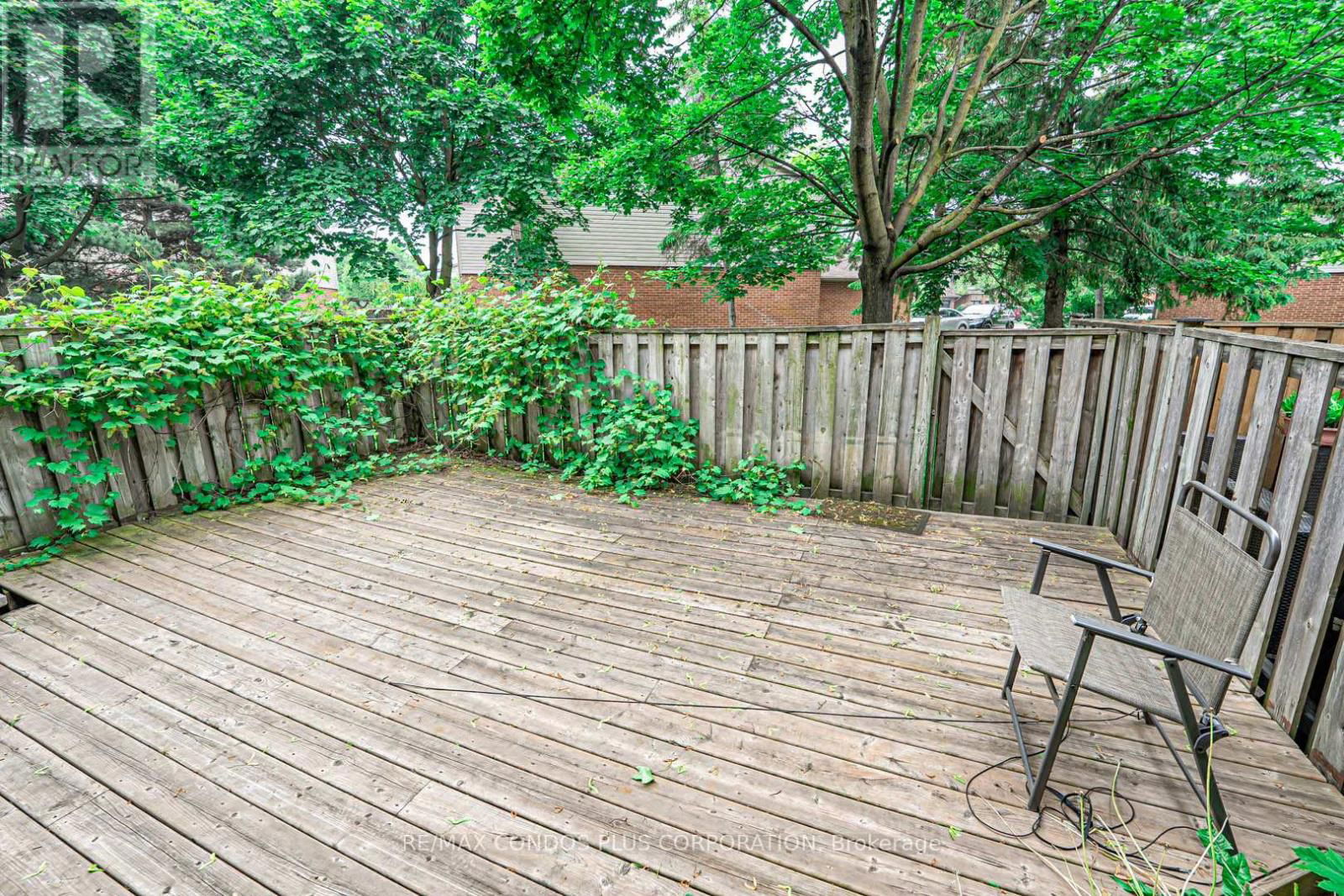 31 - 525 MEADOWS BOULEVARD Image 33