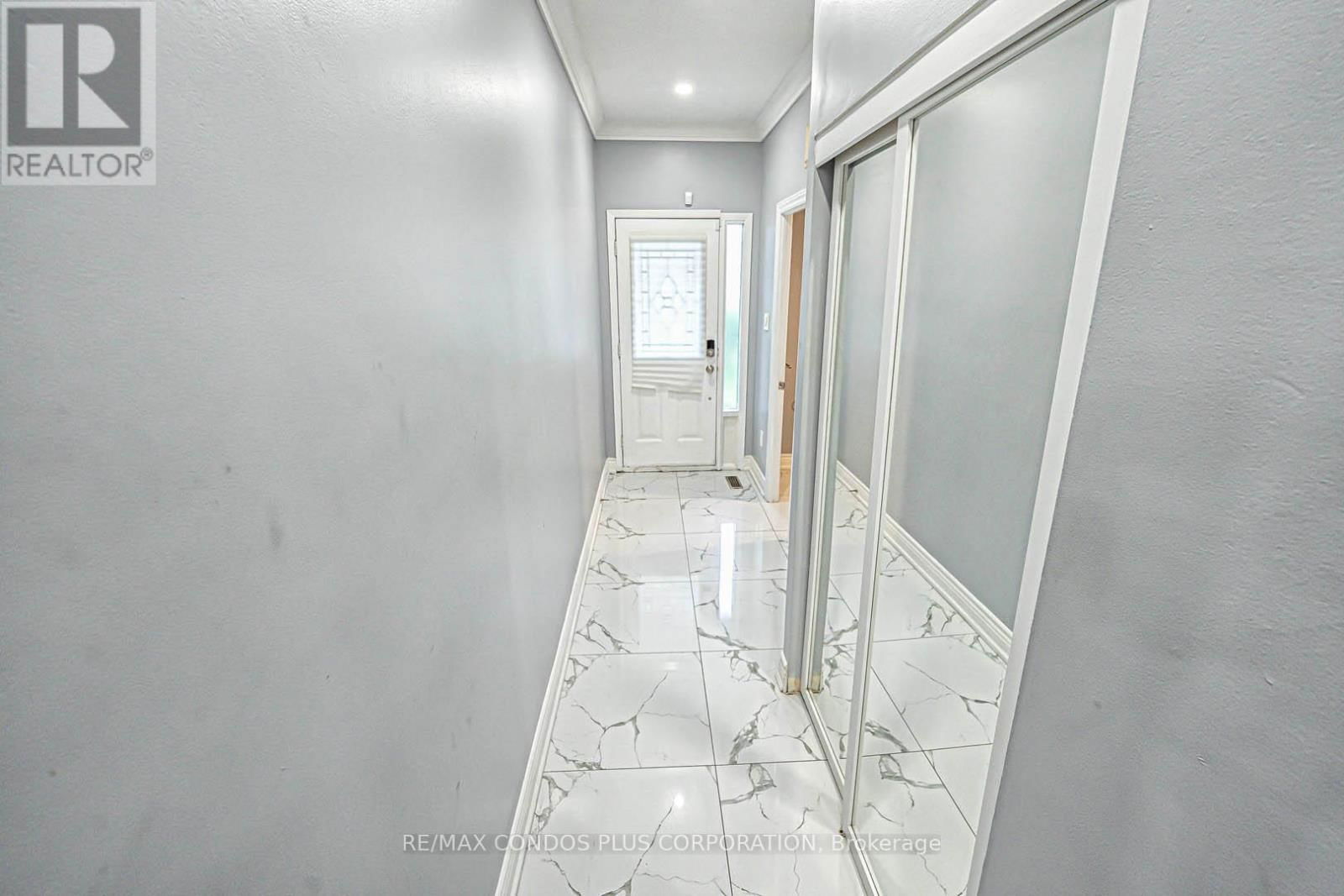 31 - 525 MEADOWS BOULEVARD Image 5