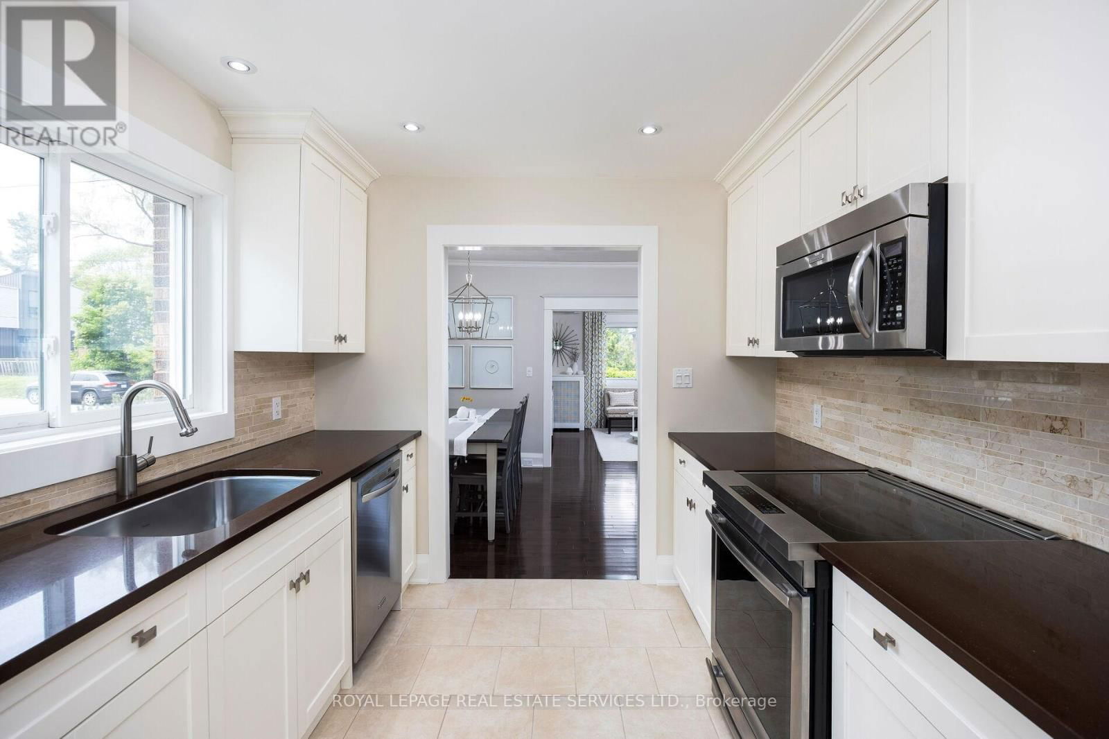 17 DANIELS STREET Image 16