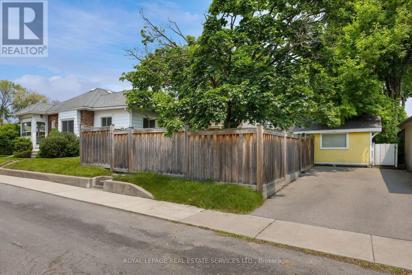 17 DANIELS STREET Image 2
