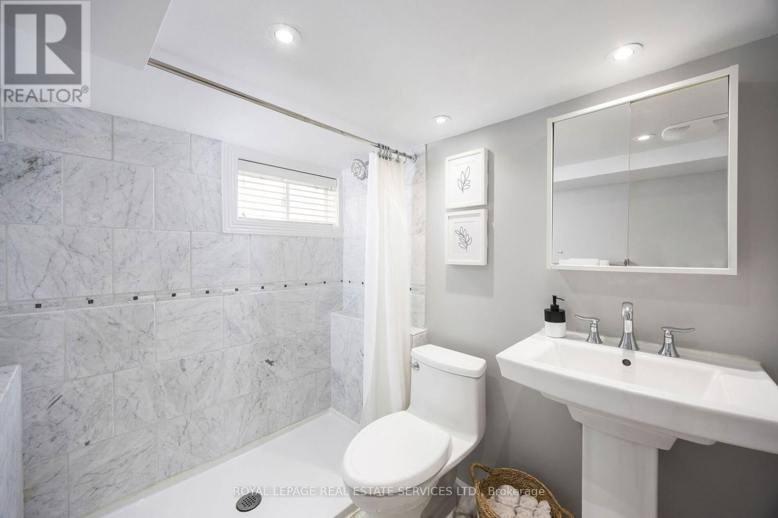 17 DANIELS STREET Image 34