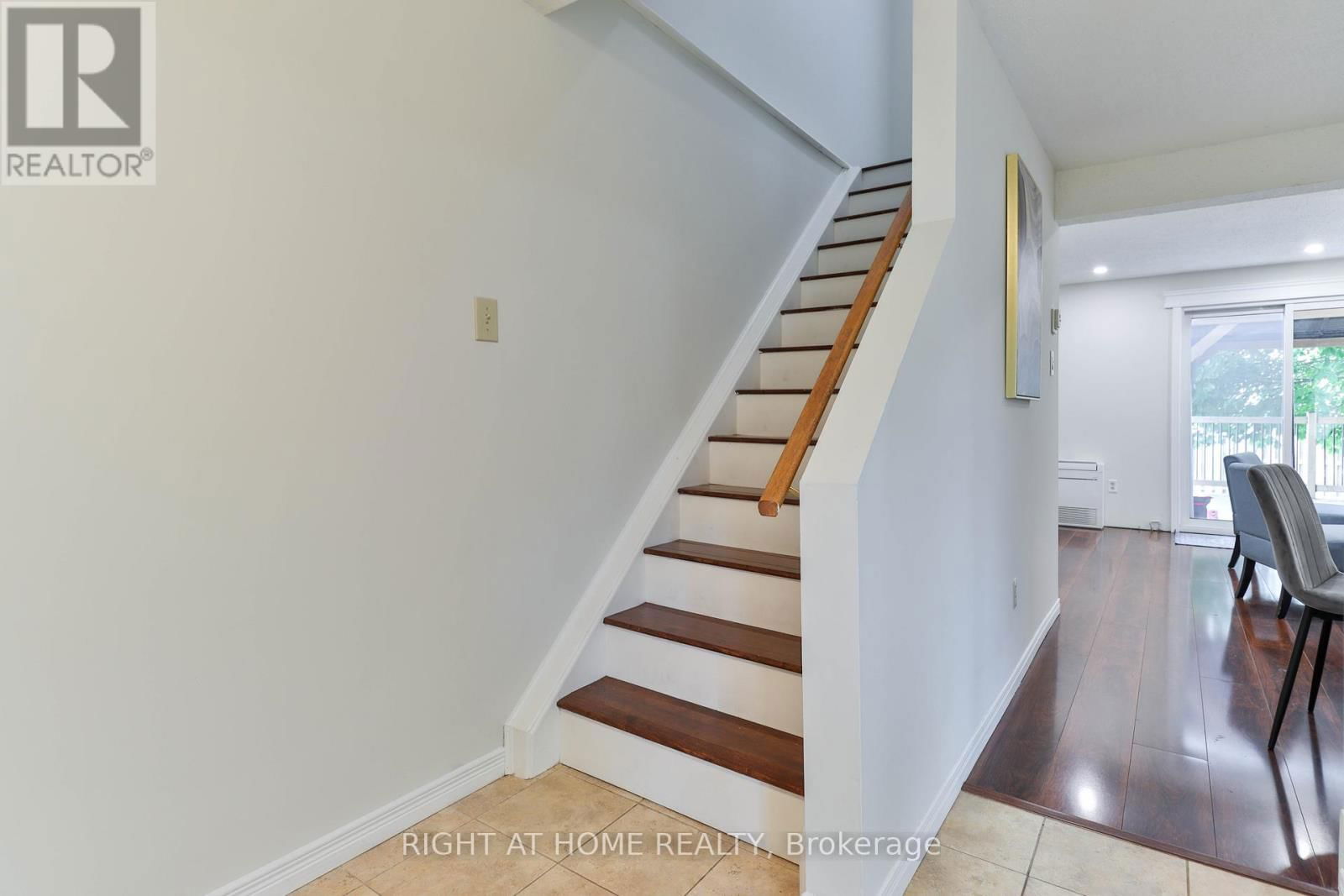 12 HILL STREET Image 16