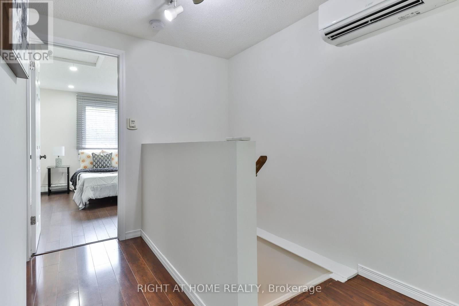 12 HILL STREET Image 17