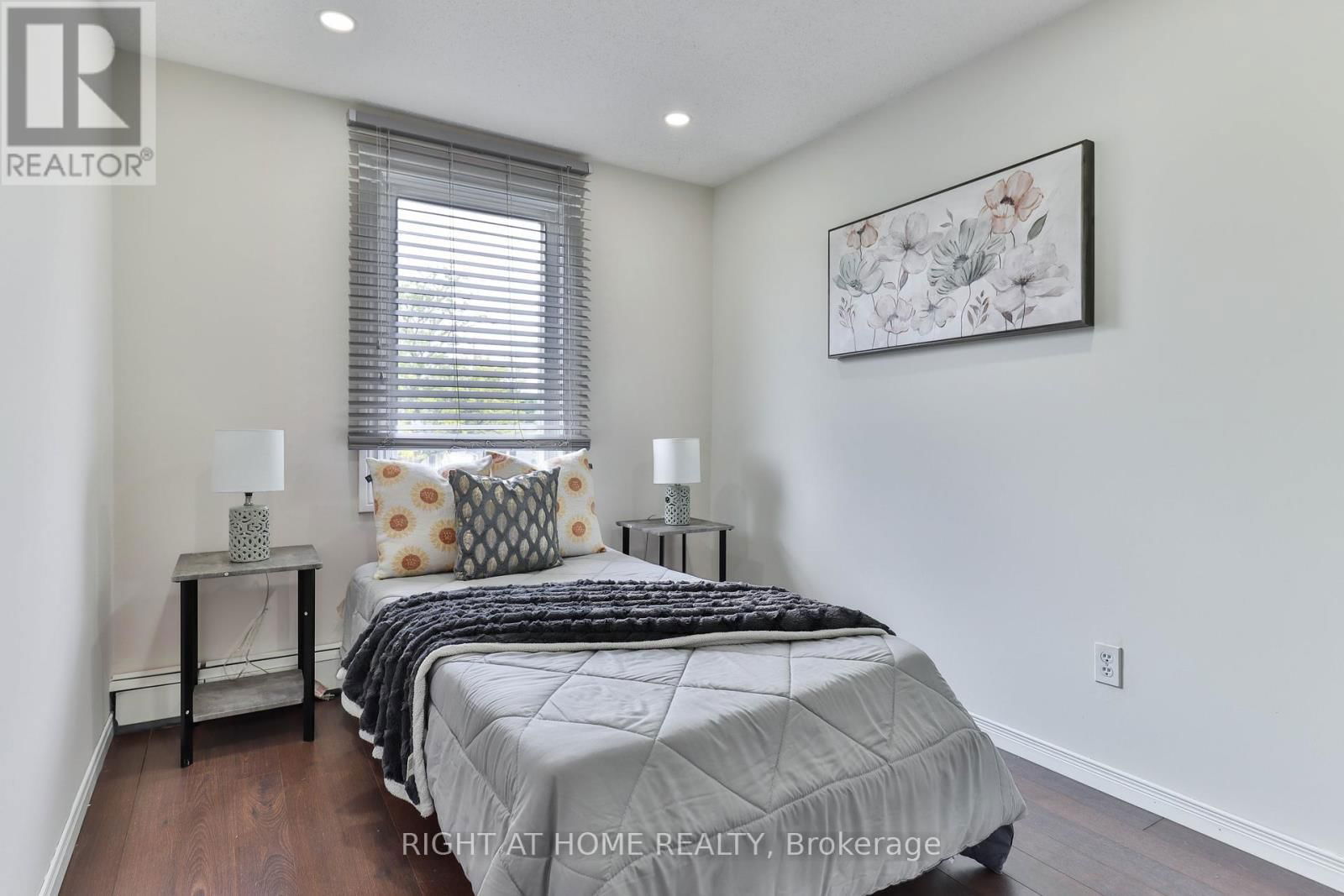 12 HILL STREET Image 21