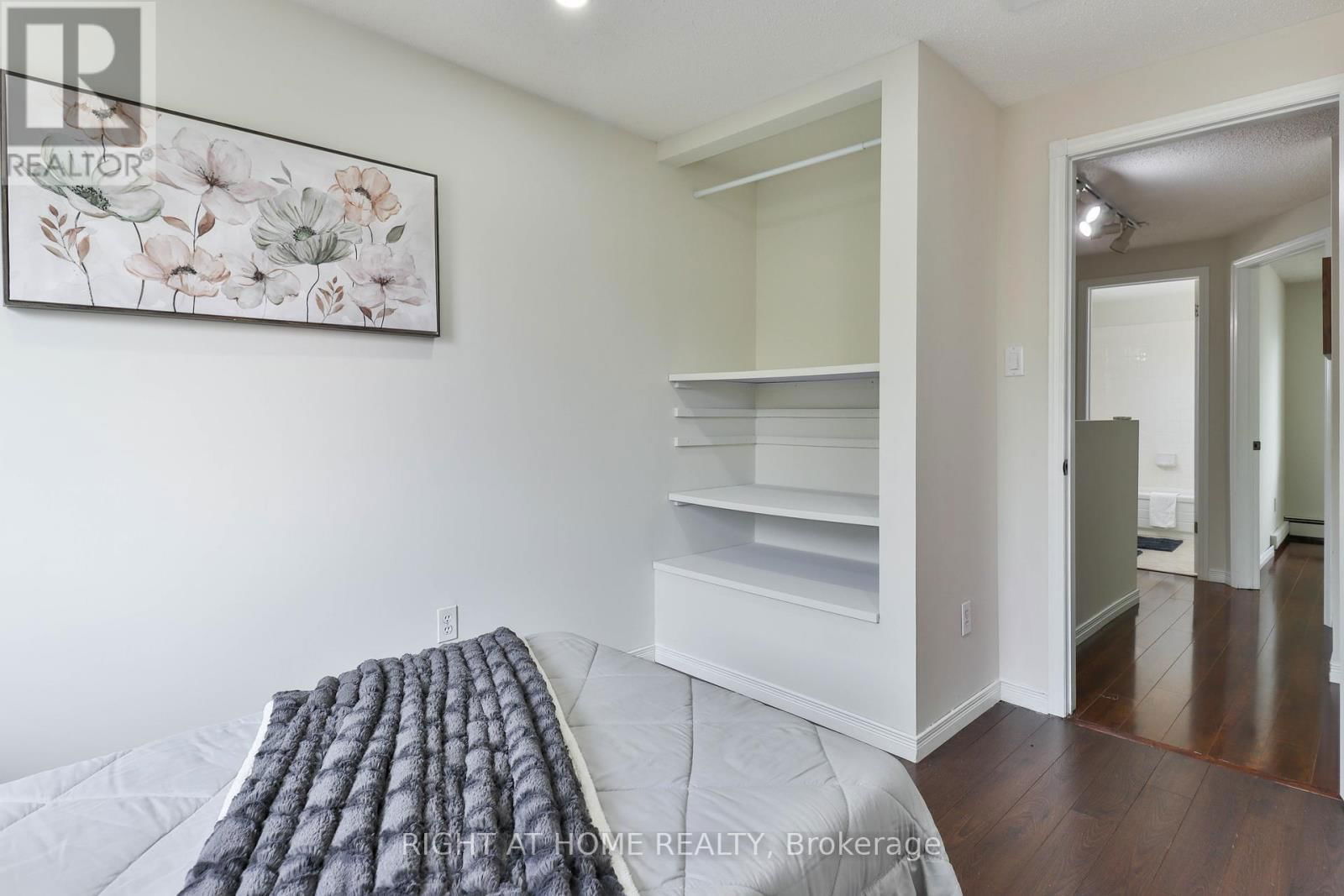 12 HILL STREET Image 22