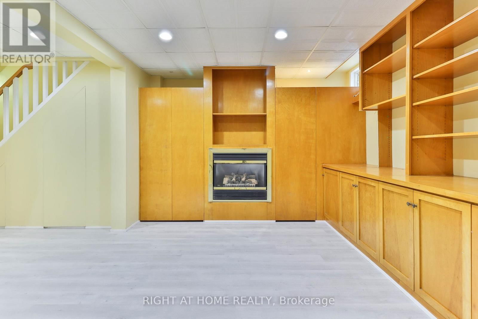 12 HILL STREET Image 30