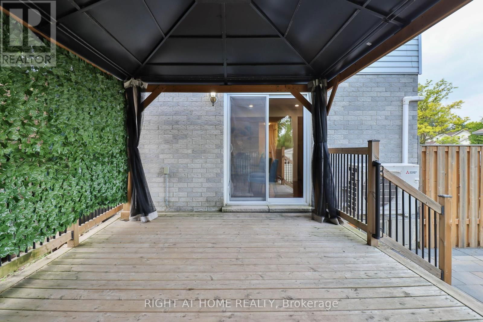 12 HILL STREET Image 36