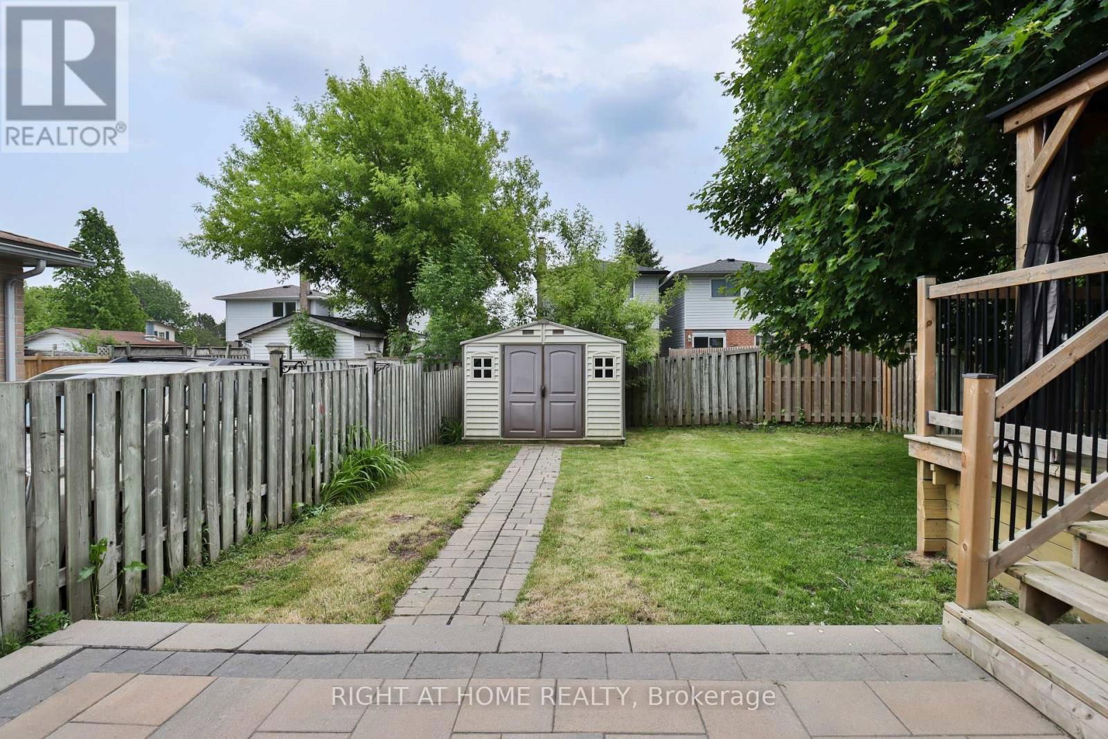 12 HILL STREET Image 39