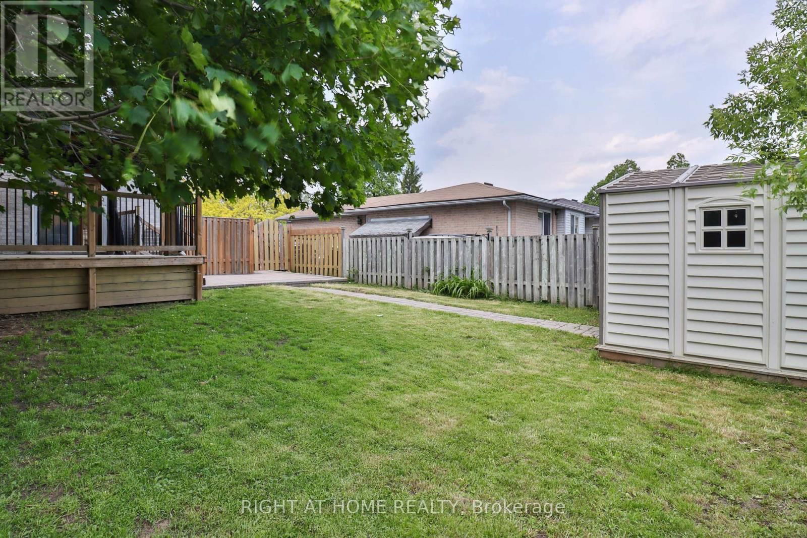 12 HILL STREET Image 41