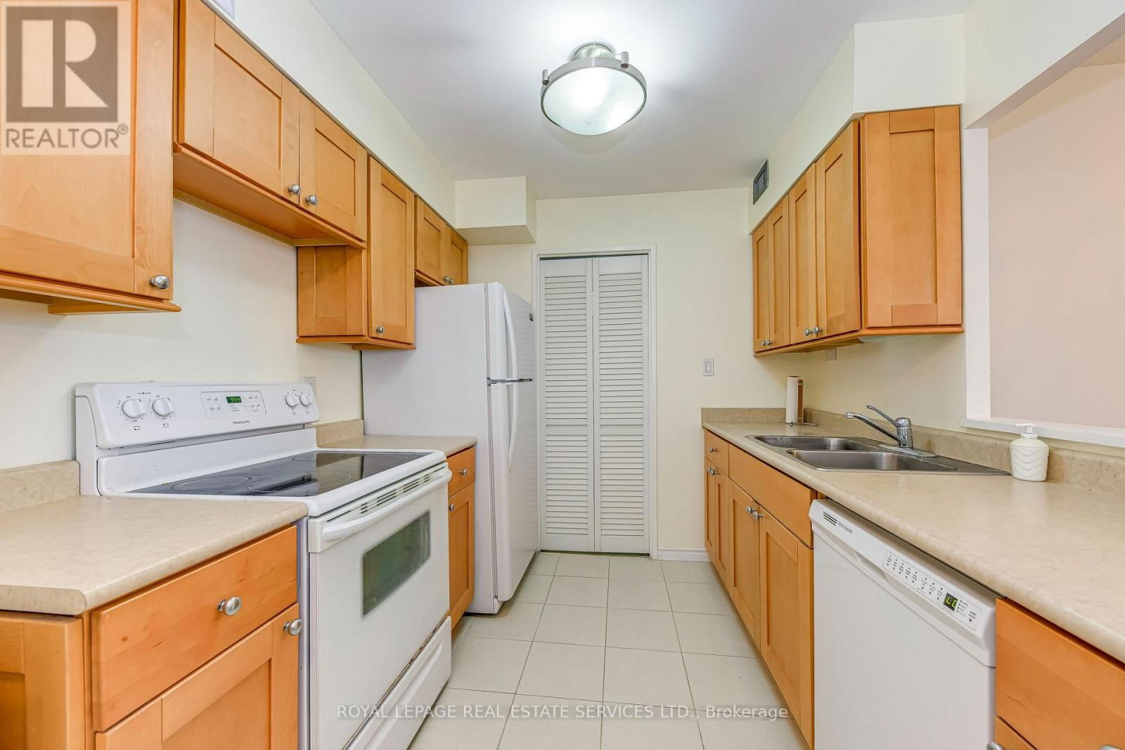 2111 - 3605 KARIYA DRIVE Image 12