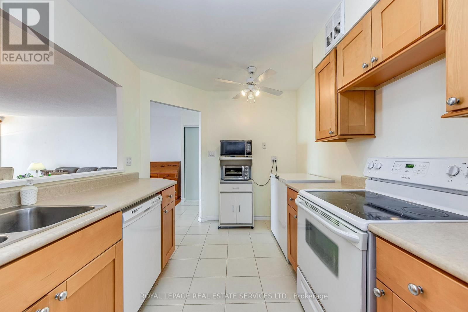 2111 - 3605 KARIYA DRIVE Image 13