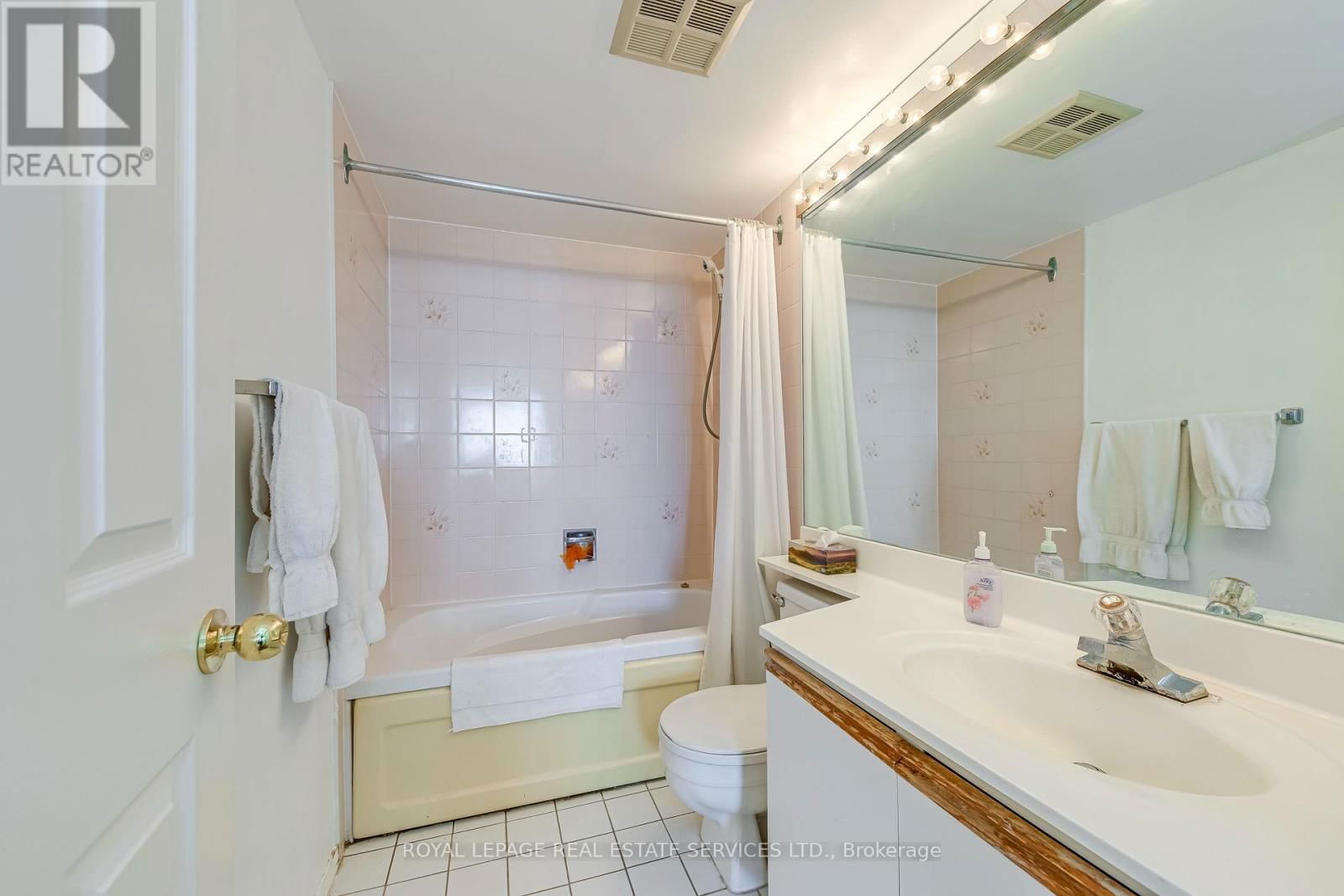 2111 - 3605 KARIYA DRIVE Image 25
