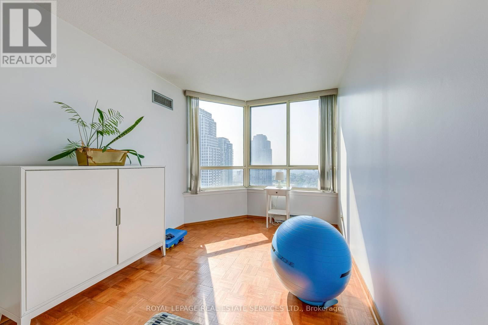 2111 - 3605 KARIYA DRIVE Image 27