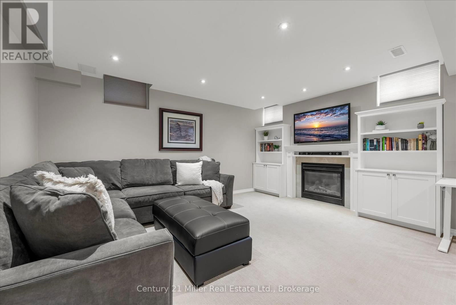 2426 FELHABER CRESCENT Image 33