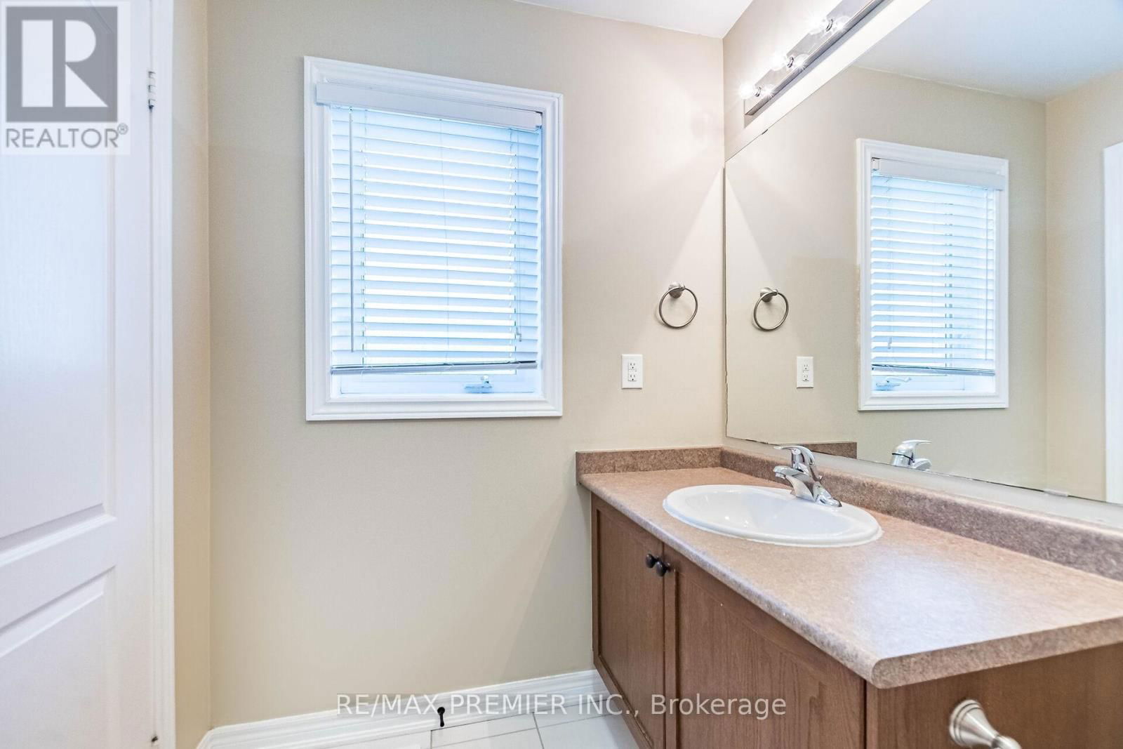595 GRANT WAY Image 15
