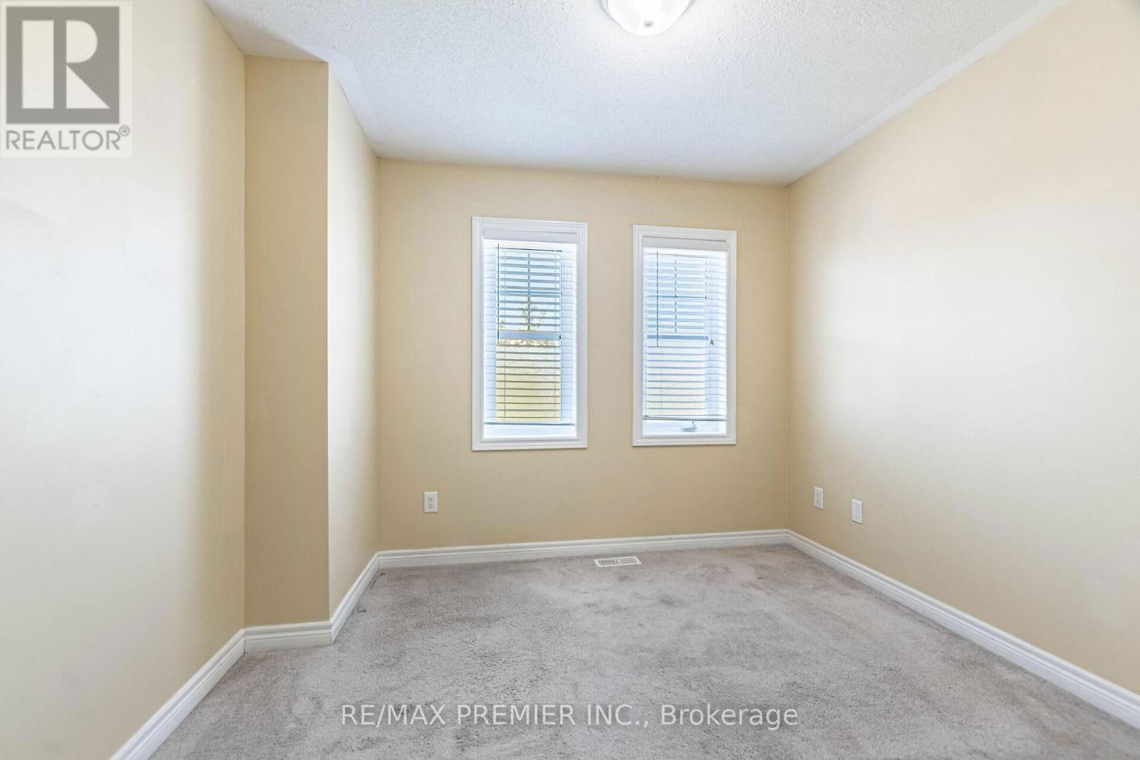 595 GRANT WAY Image 17