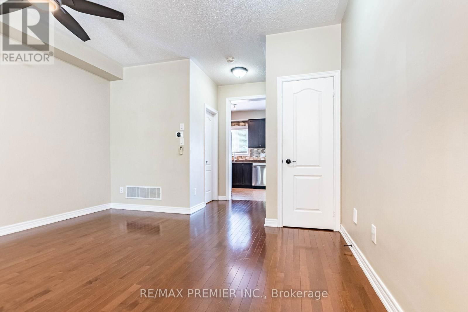 595 GRANT WAY Image 3