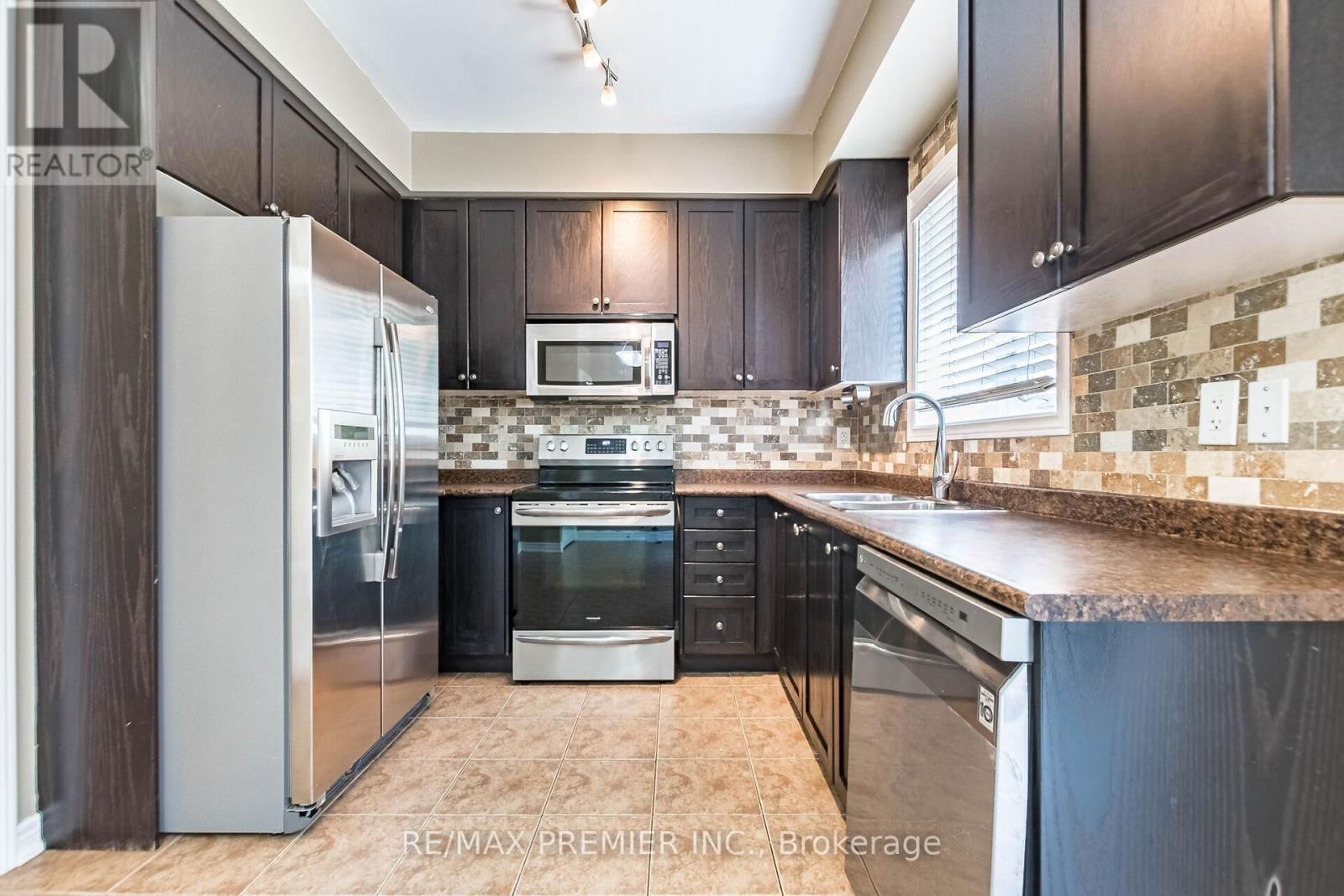 595 GRANT WAY Image 6