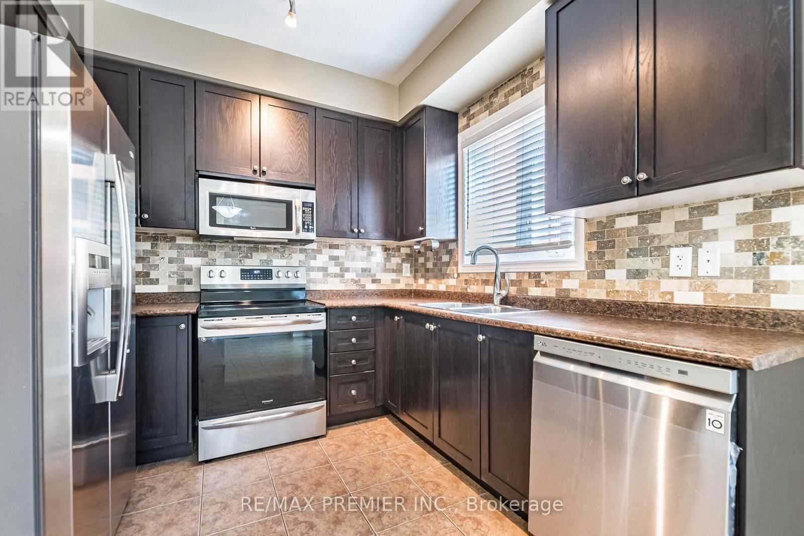 595 GRANT WAY Image 7