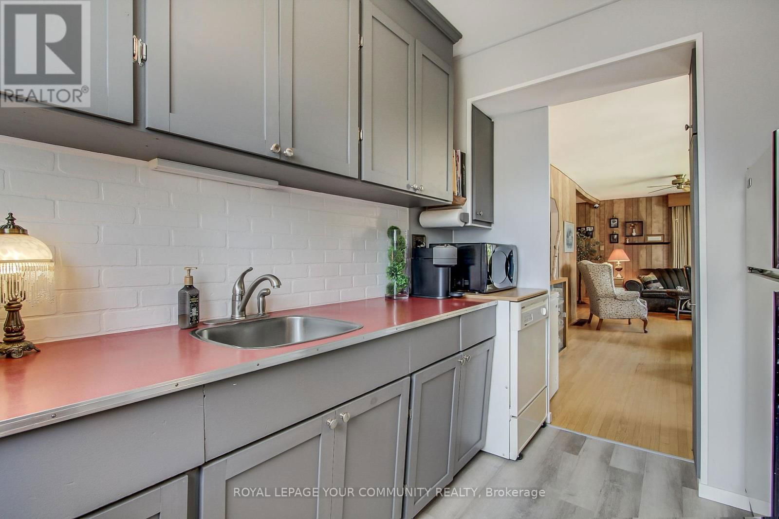 92 ELLWOOD DRIVE Image 13