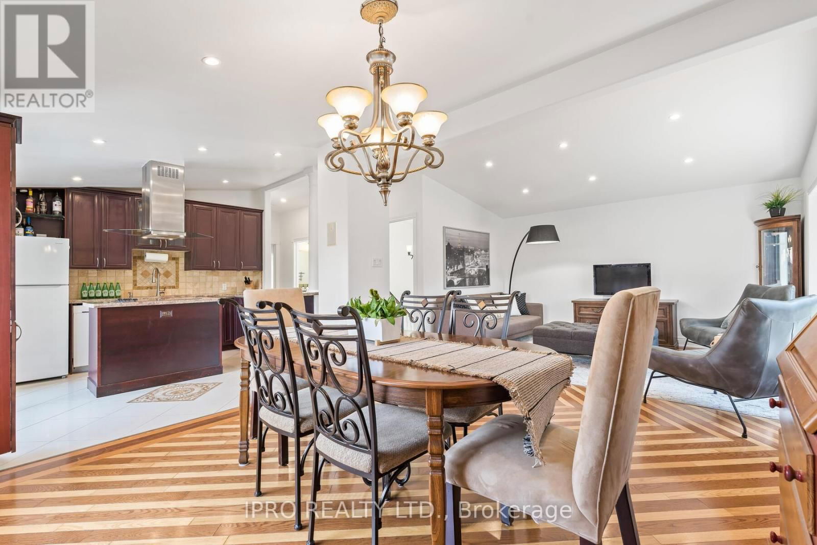 23 STANLEY COURT Image 11