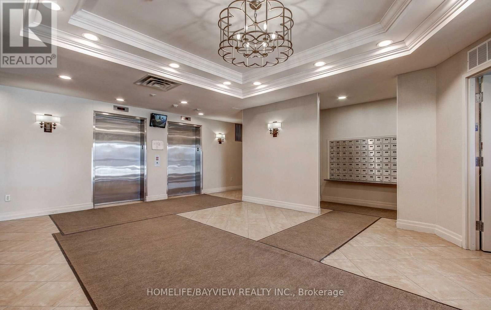 609 - 300 RAY LAWSON BOULEVARD Image 3