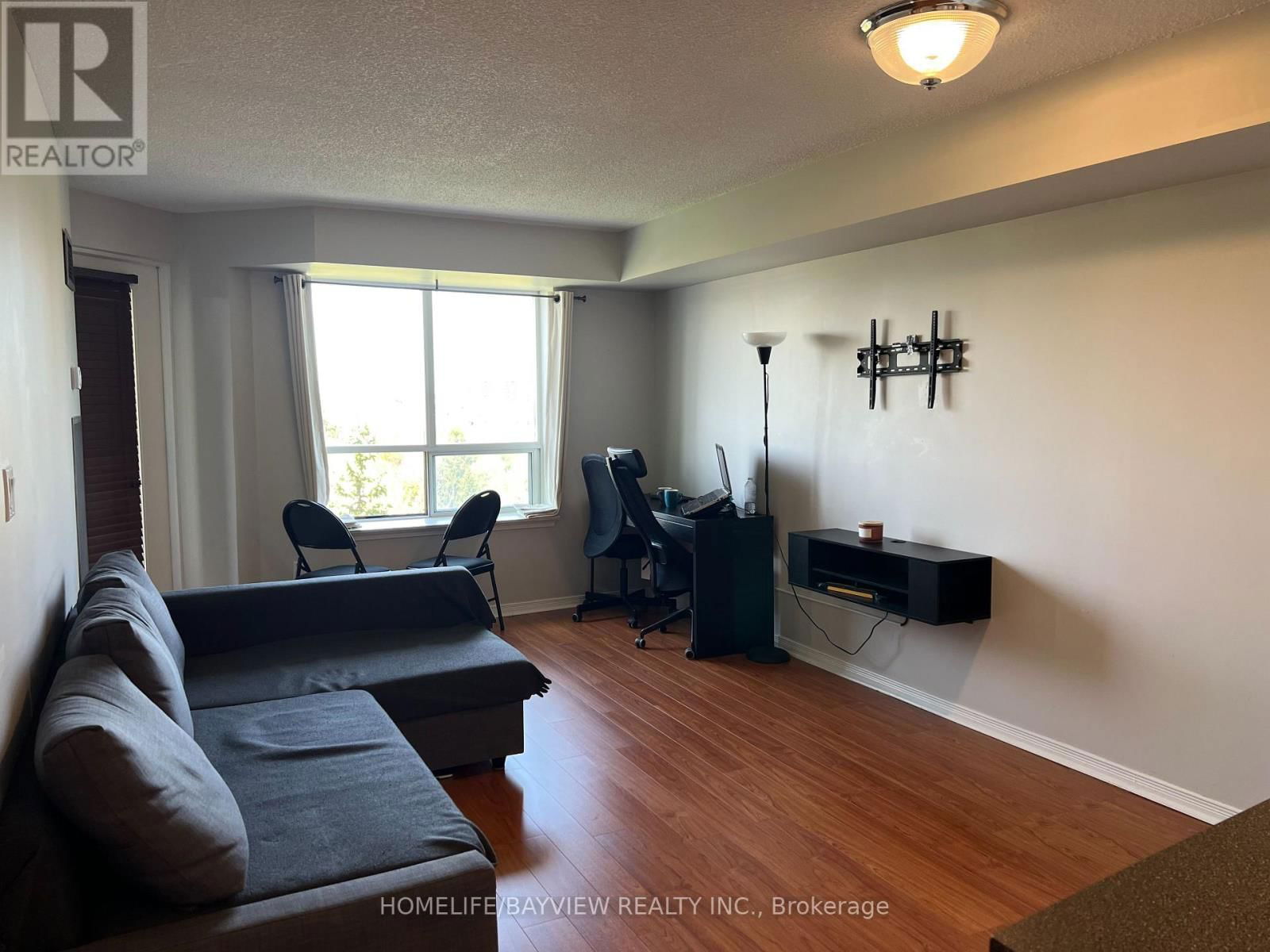 609 - 300 RAY LAWSON BOULEVARD Image 4