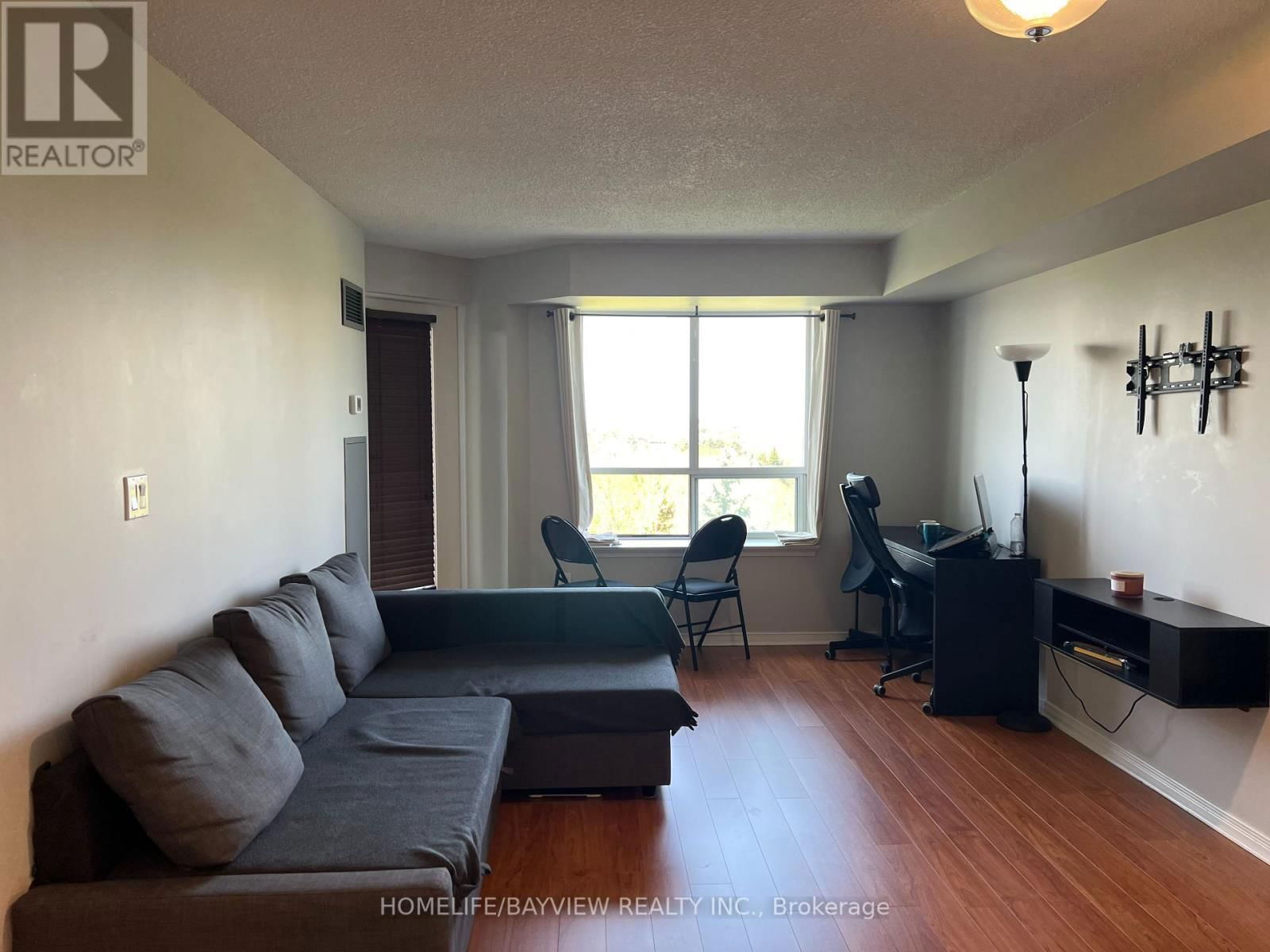 609 - 300 RAY LAWSON BOULEVARD Image 5