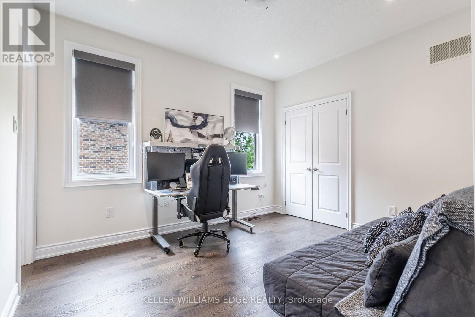 64 ELYSIAN FIELDS CIRCLE Image 32