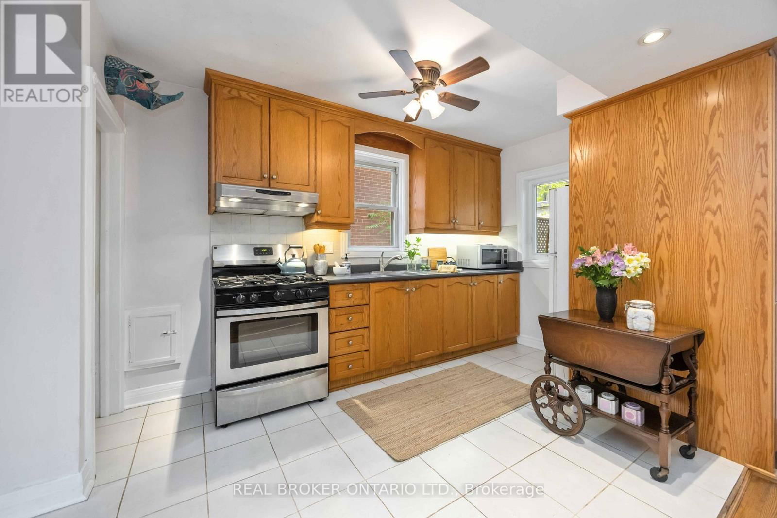 227 JANE STREET Image 11