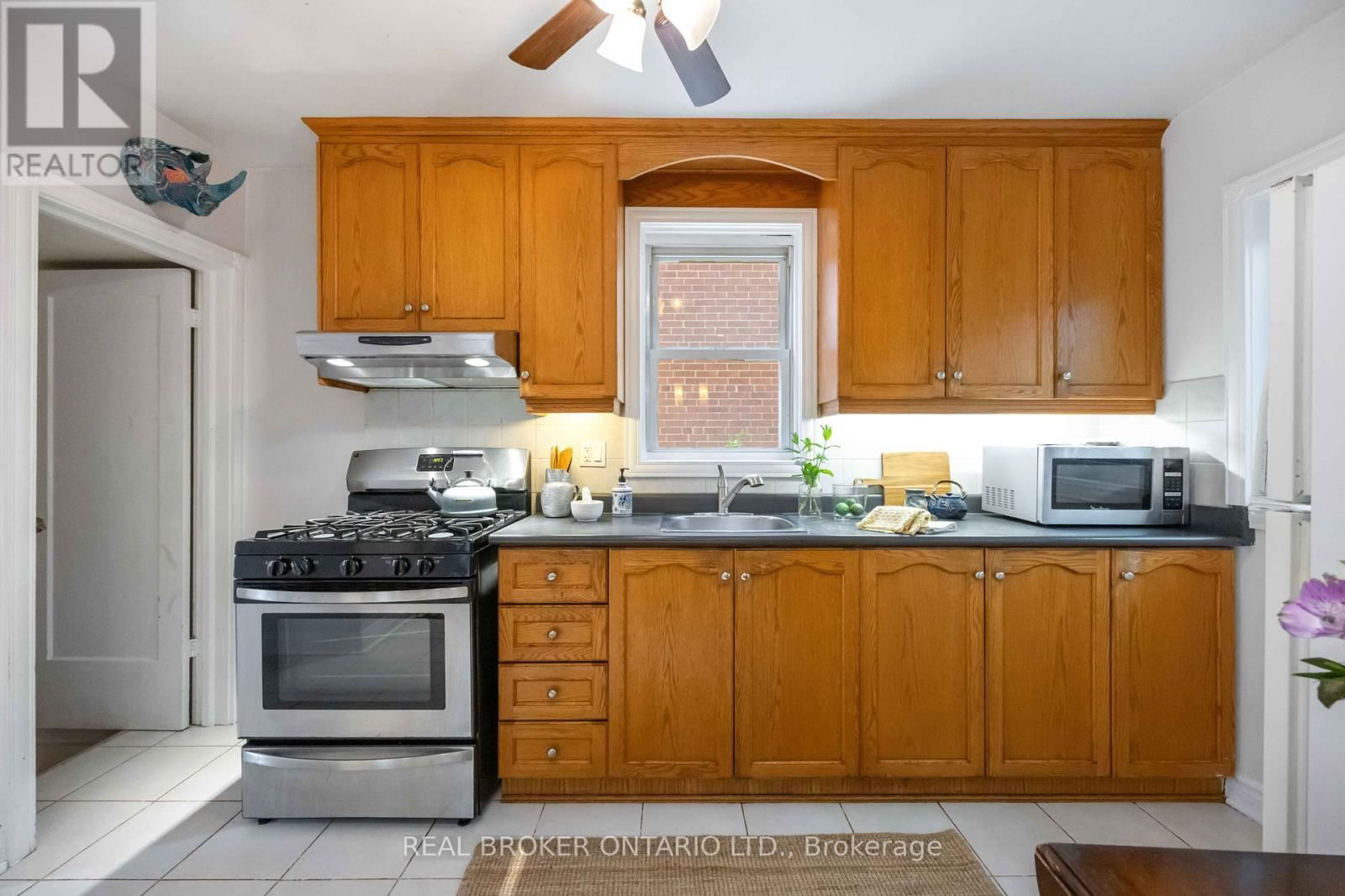 227 JANE STREET Image 13