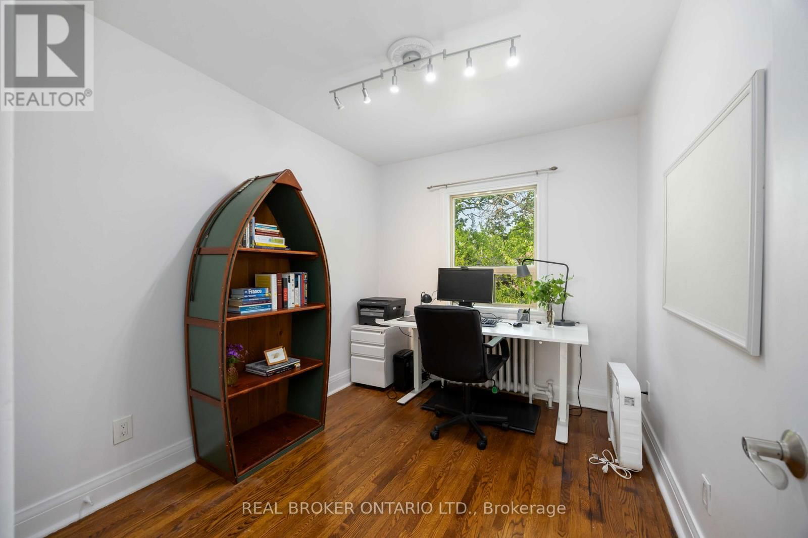 227 JANE STREET Image 19