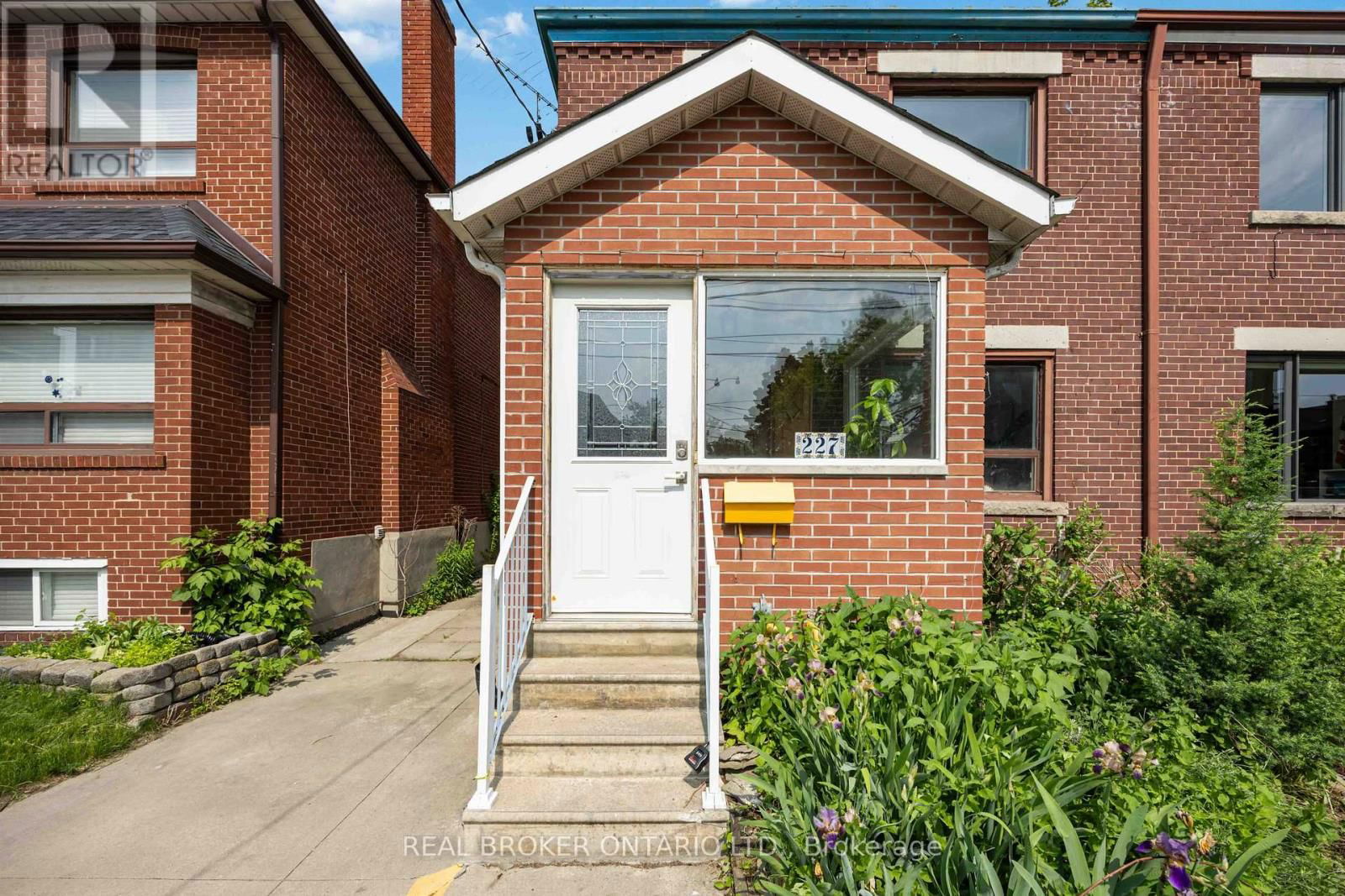 227 JANE STREET Image 2