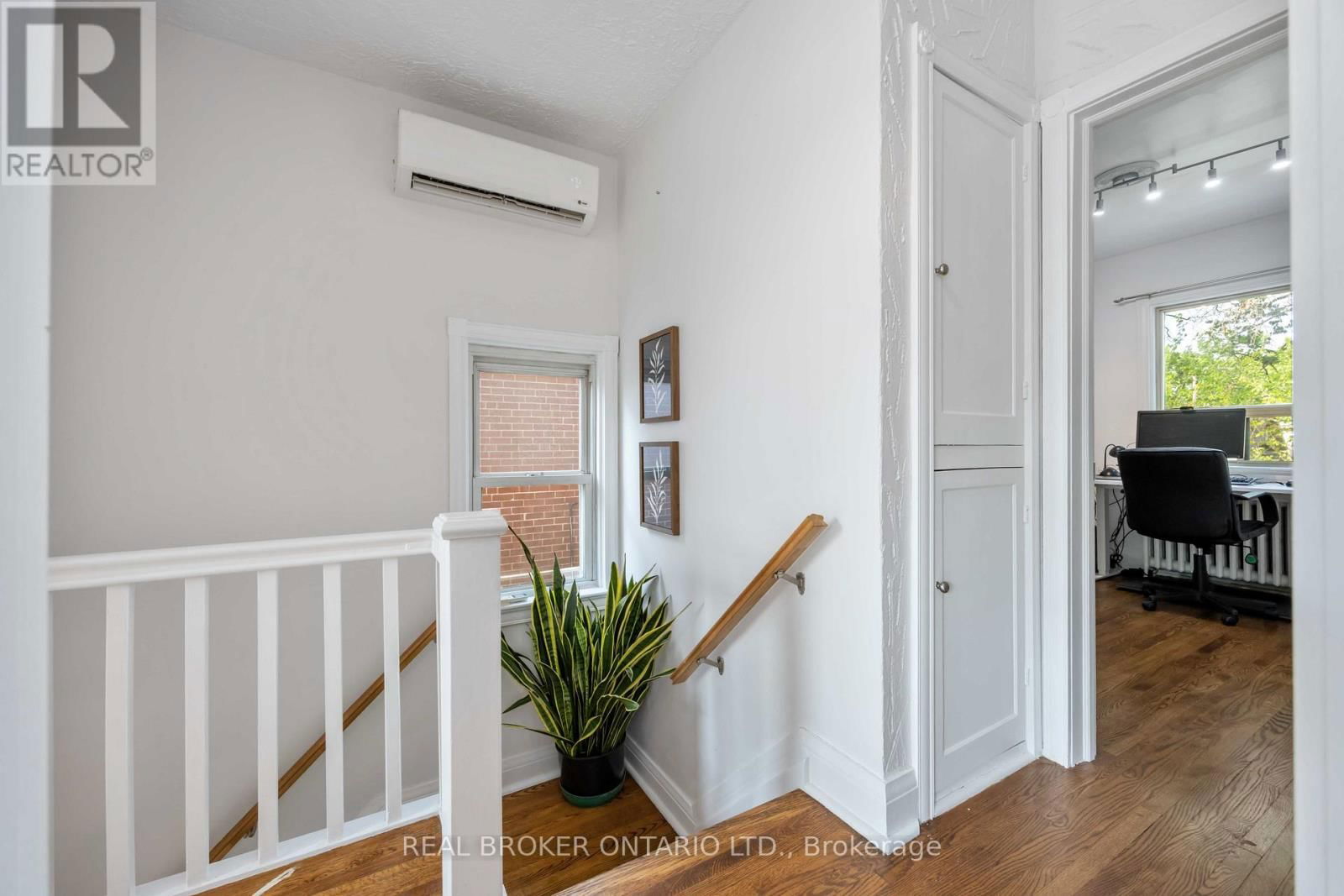 227 JANE STREET Image 23
