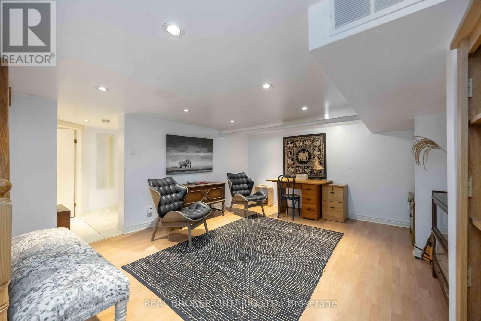 227 JANE STREET Image 24