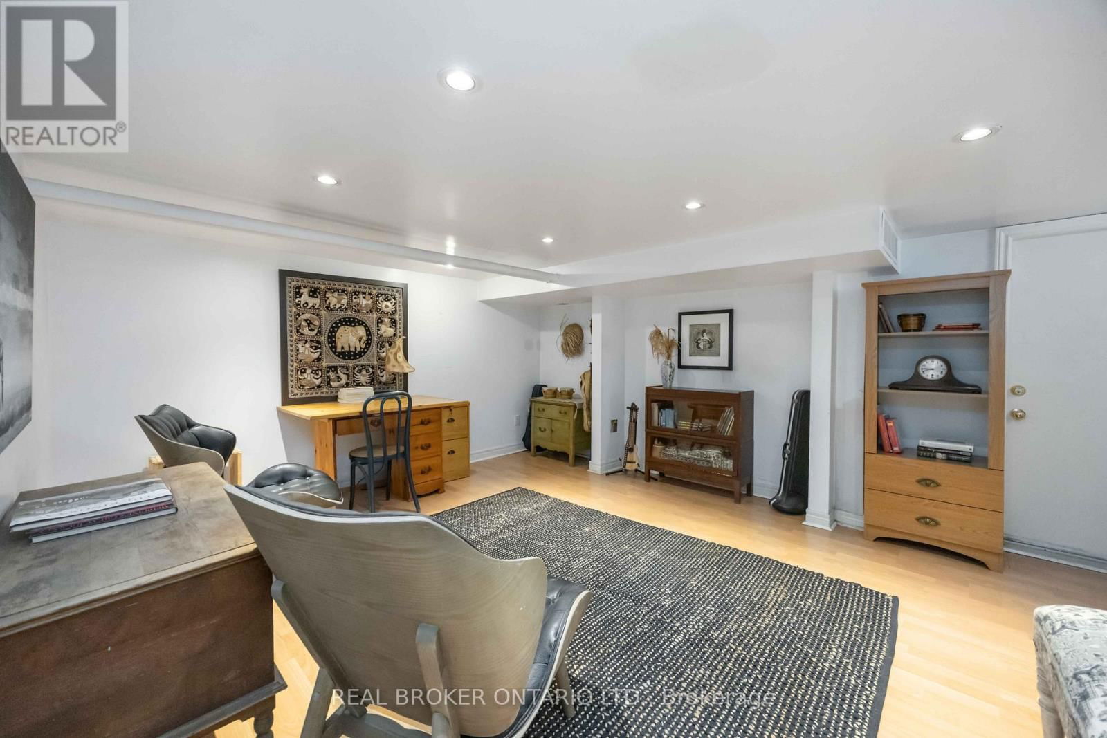 227 JANE STREET Image 25