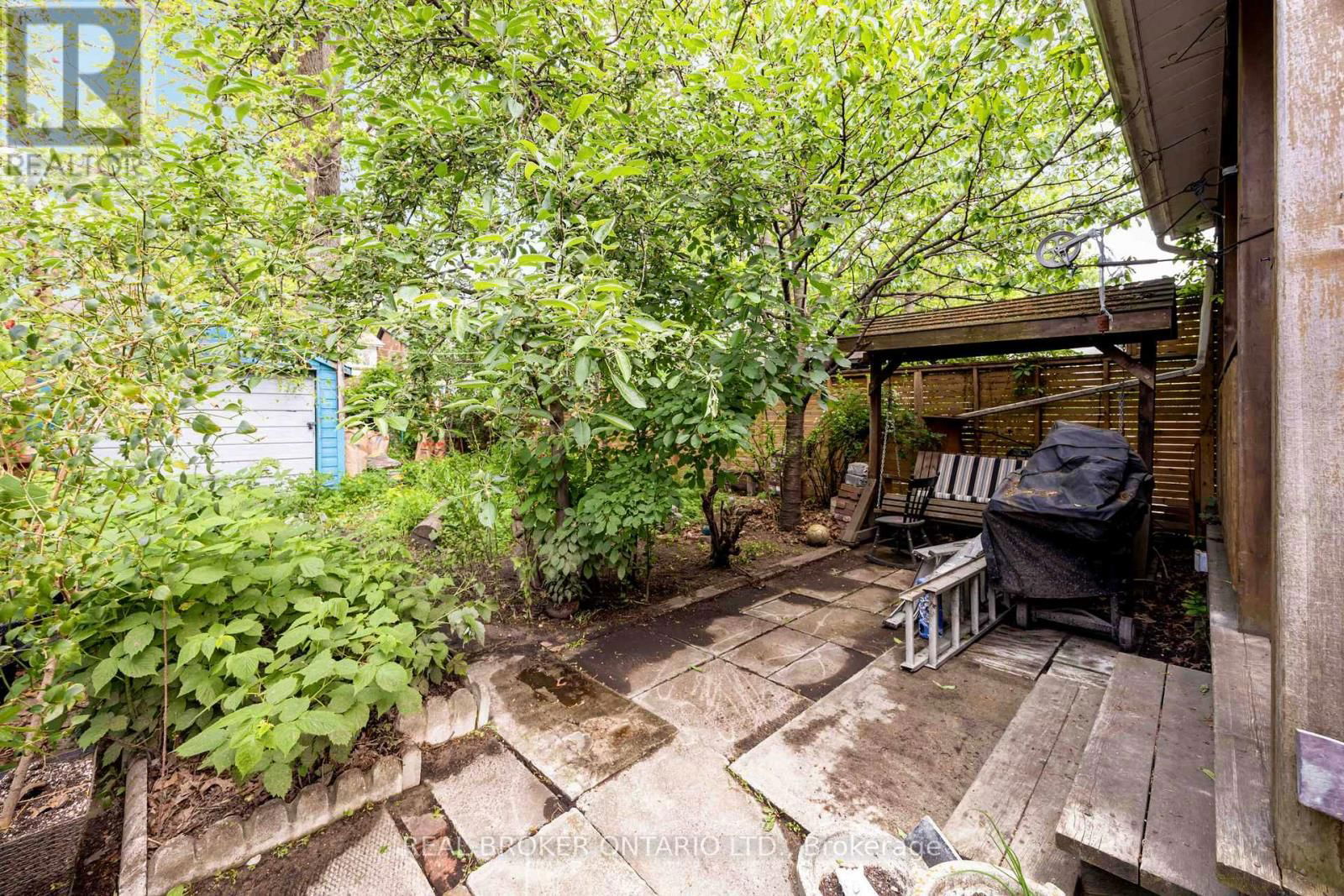 227 JANE STREET Image 30