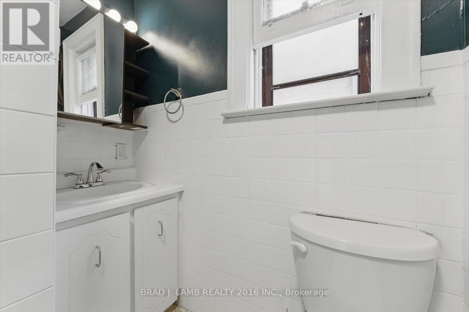 Upper - 2257 DUNDAS STREET WEST Image 7