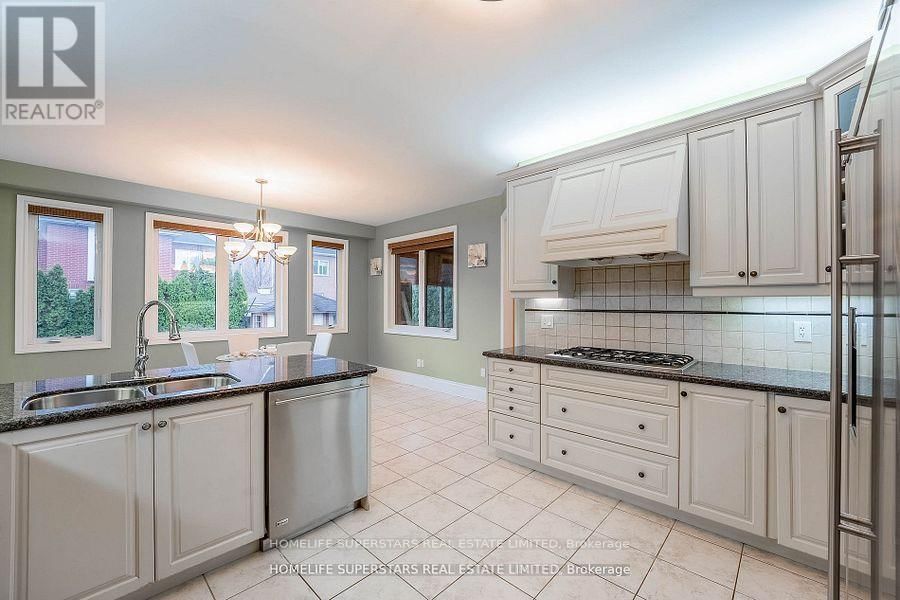 21 UPPERLINKS DRIVE Image 15