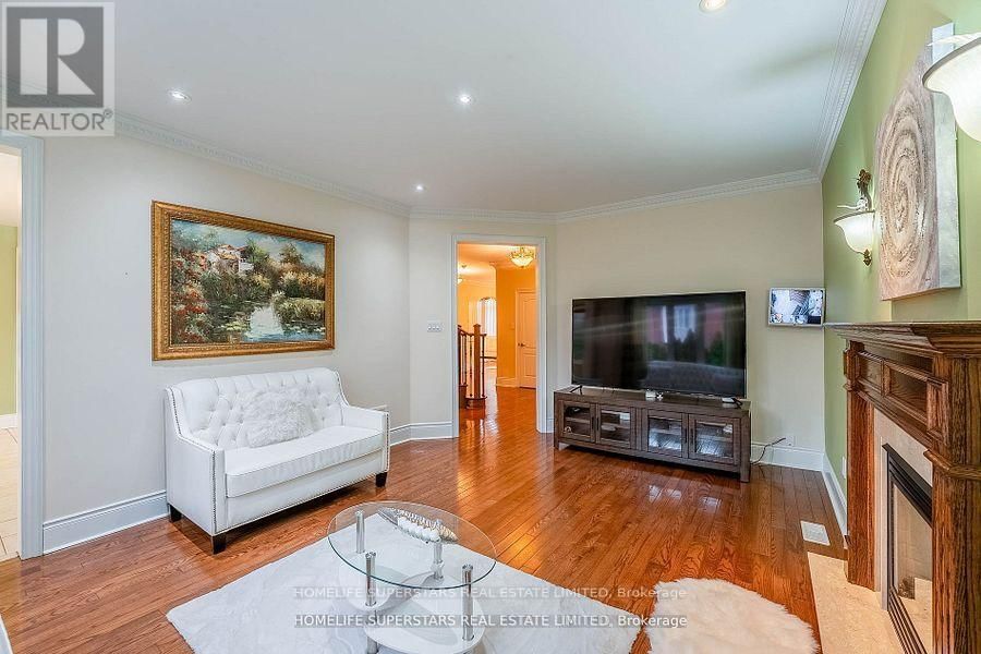 21 UPPERLINKS DRIVE Image 18