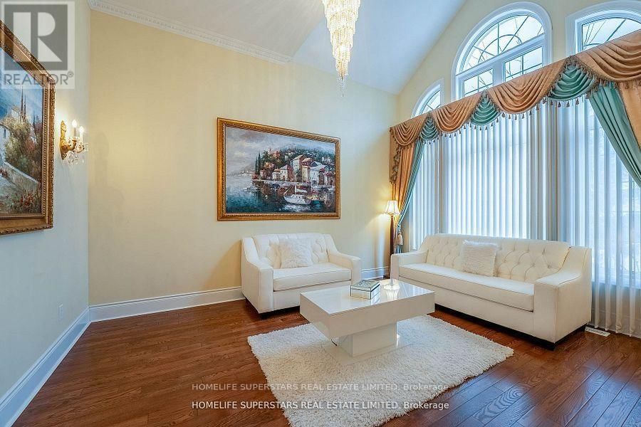 21 UPPERLINKS DRIVE Image 6