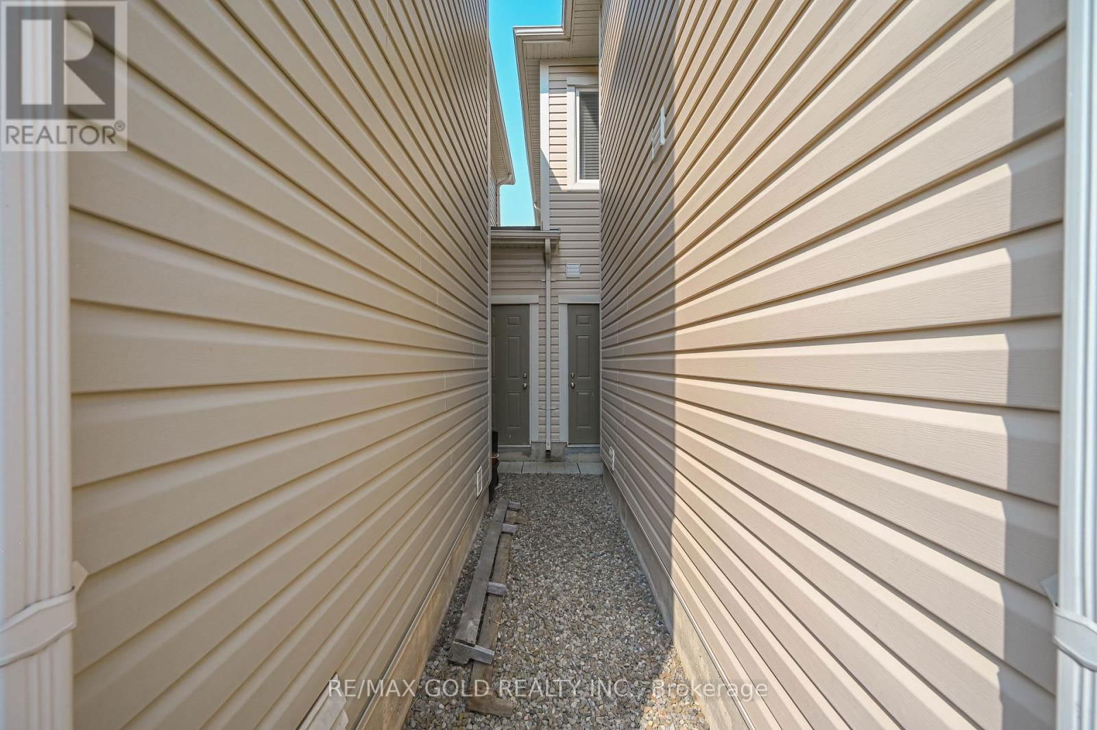 67 ROCKBROOK TRAIL Image 47
